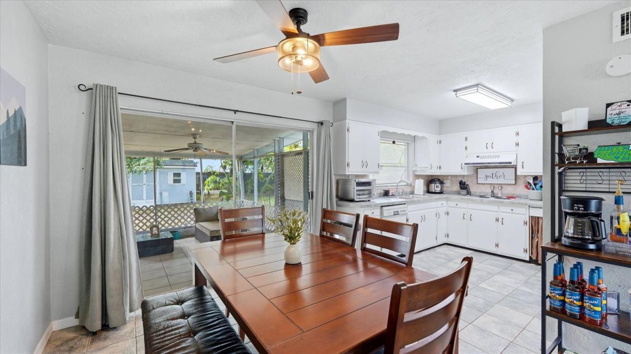 2704 52nd Avenue Terrace W, Bradenton, FL 34207 Photo