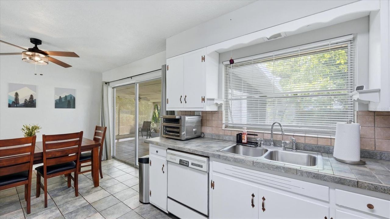 2704 52nd Avenue Terrace W, Bradenton, FL 34207 Photo