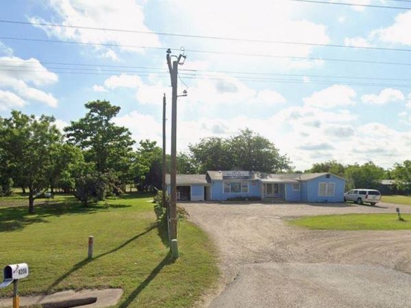 4208 N Main ST, Taylor, TX 76574