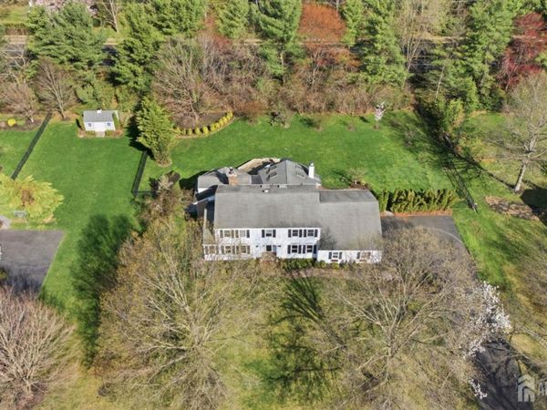 7 Monroe Place, Cranbury, NJ 08512