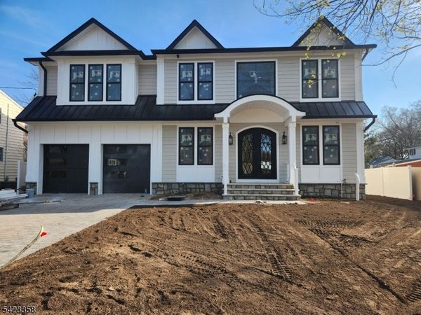 86 Azalea St, Paramus, NJ 07652