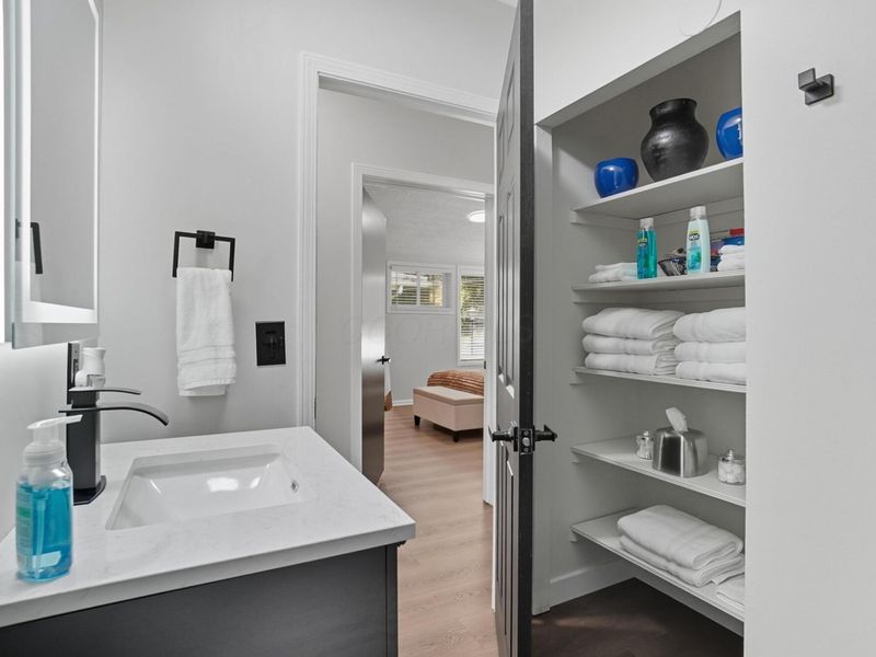 2313 Airport Drive, Columbus, OH 43219 Photo 17