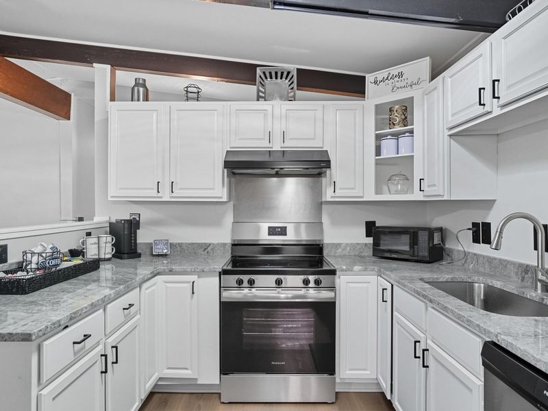 2313 Airport Drive, Columbus, OH 43219 Photo 8