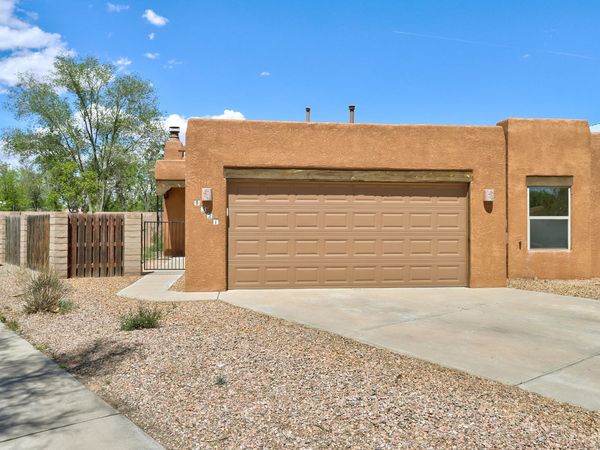 321 La Chamisal Lane NW, Los Ranchos, NM 87107