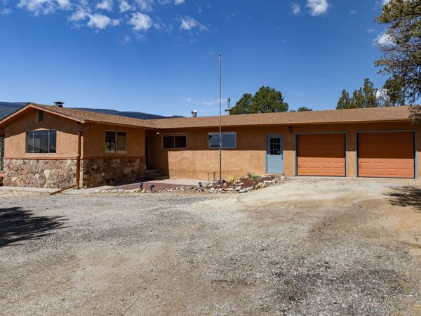 184 Rincon Loop Road , Tijeras, NM 87059