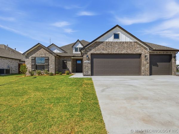27613 E 108th Place S, Coweta, OK 74429