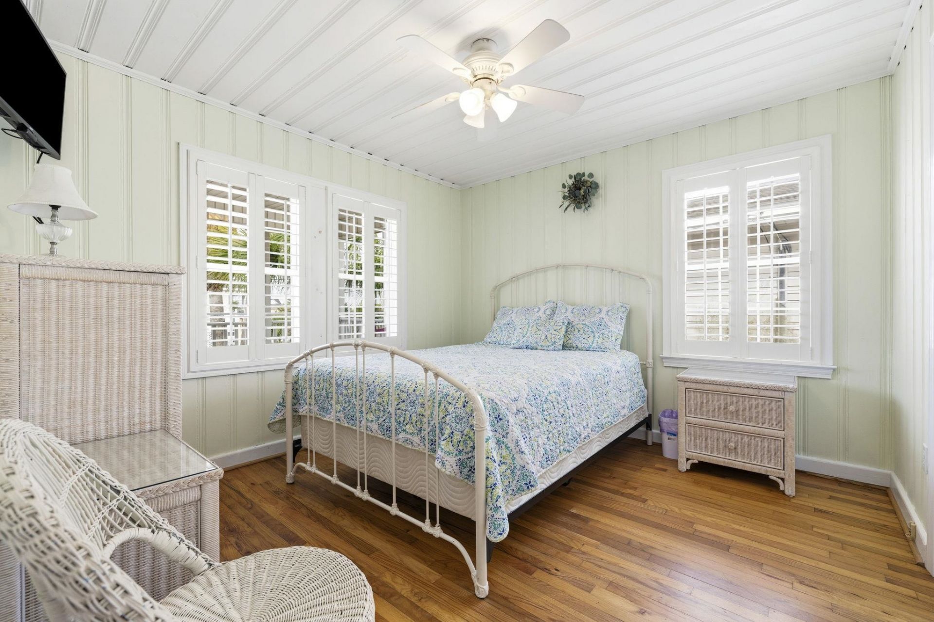 210 60th Ave. N Photo 17