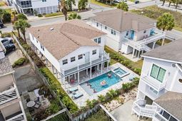 210 60th Ave. N photo 4