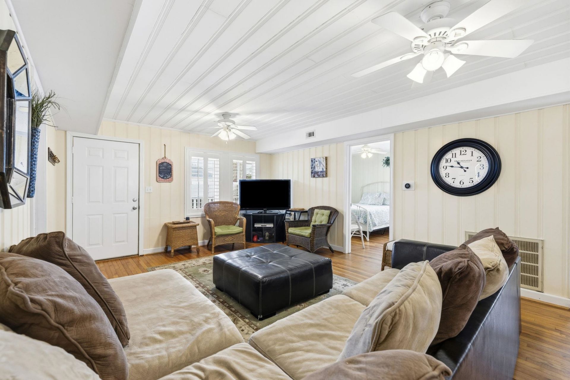 210 60th Ave. N Photo 7