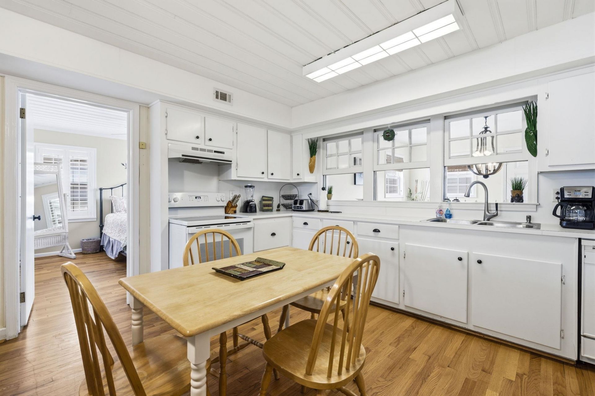 210 60th Ave. N Photo 8