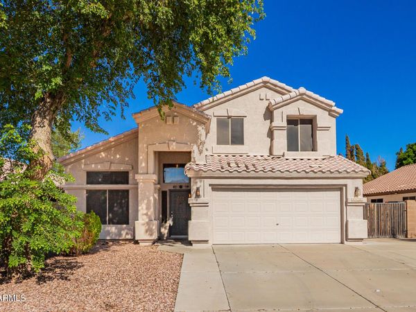 8836 W SALTER Drive, Peoria, AZ 85382