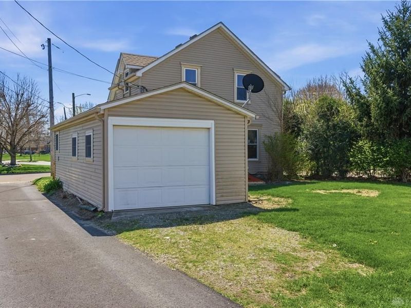 415 W South Street, Tipp City, OH 45371 Photo 4