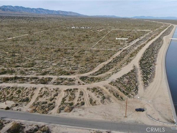 26000 Avenue W, Llano, CA 93544