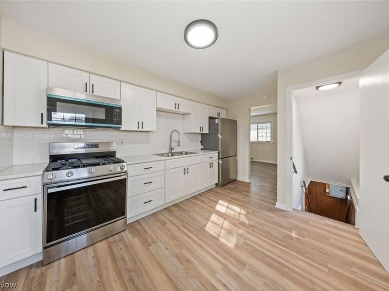 5850 Doris Drive, Brook Park, OH 44142 Photo 11