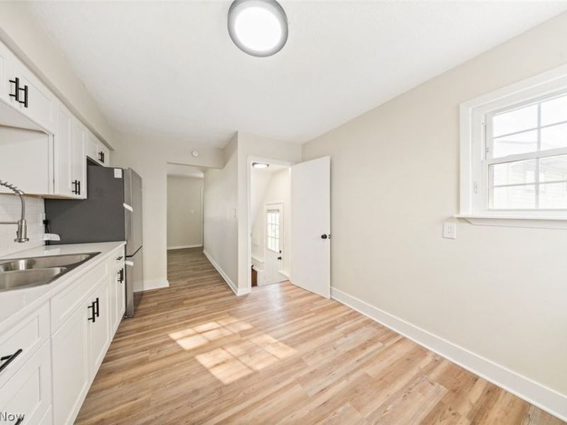 5850 Doris Drive, Brook Park, OH 44142 Photo 12