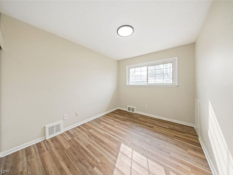 5850 Doris Drive, Brook Park, OH 44142 Photo 14