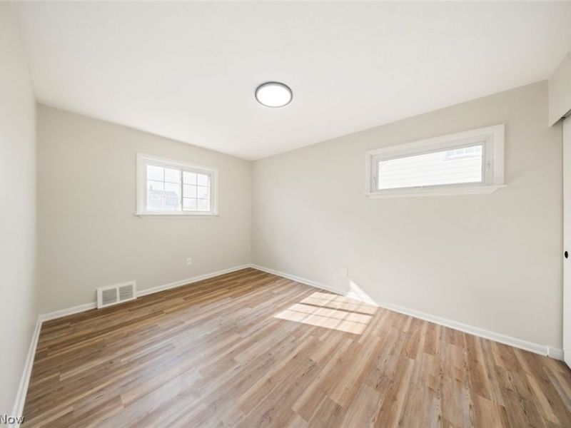 5850 Doris Drive, Brook Park, OH 44142 Photo 18