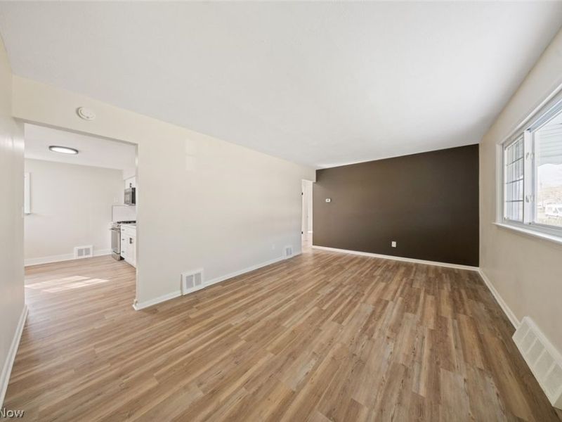 5850 Doris Drive, Brook Park, OH 44142 Photo 2