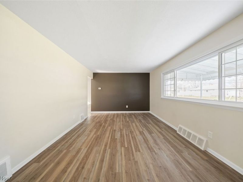 5850 Doris Drive, Brook Park, OH 44142 Photo 3