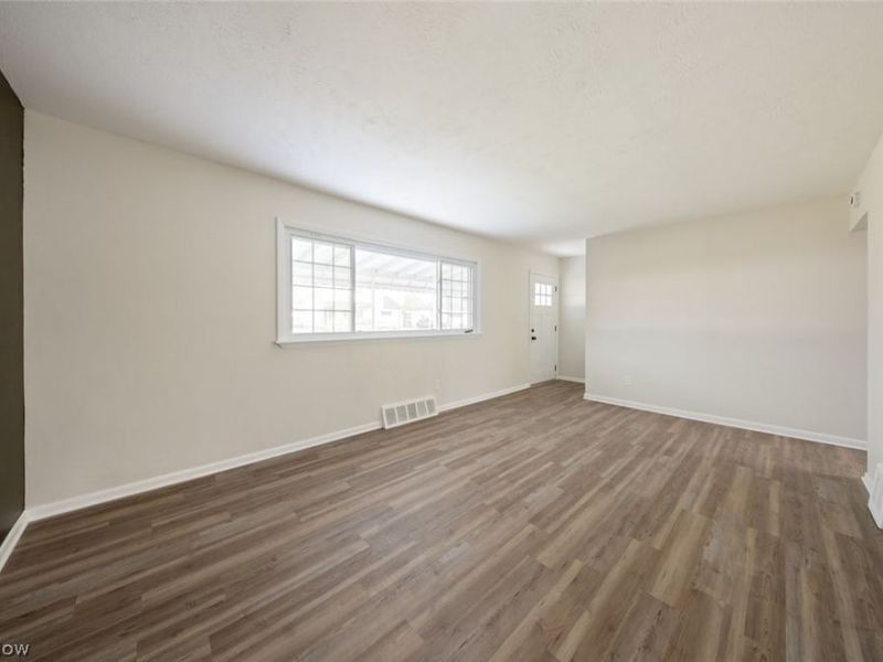 5850 Doris Drive, Brook Park, OH 44142 Photo 6