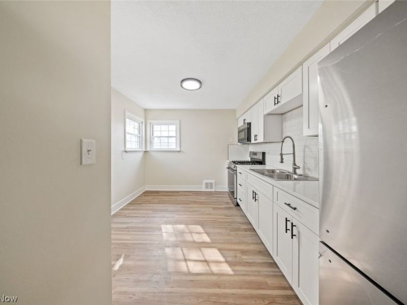 5850 Doris Drive, Brook Park, OH 44142 Photo 8