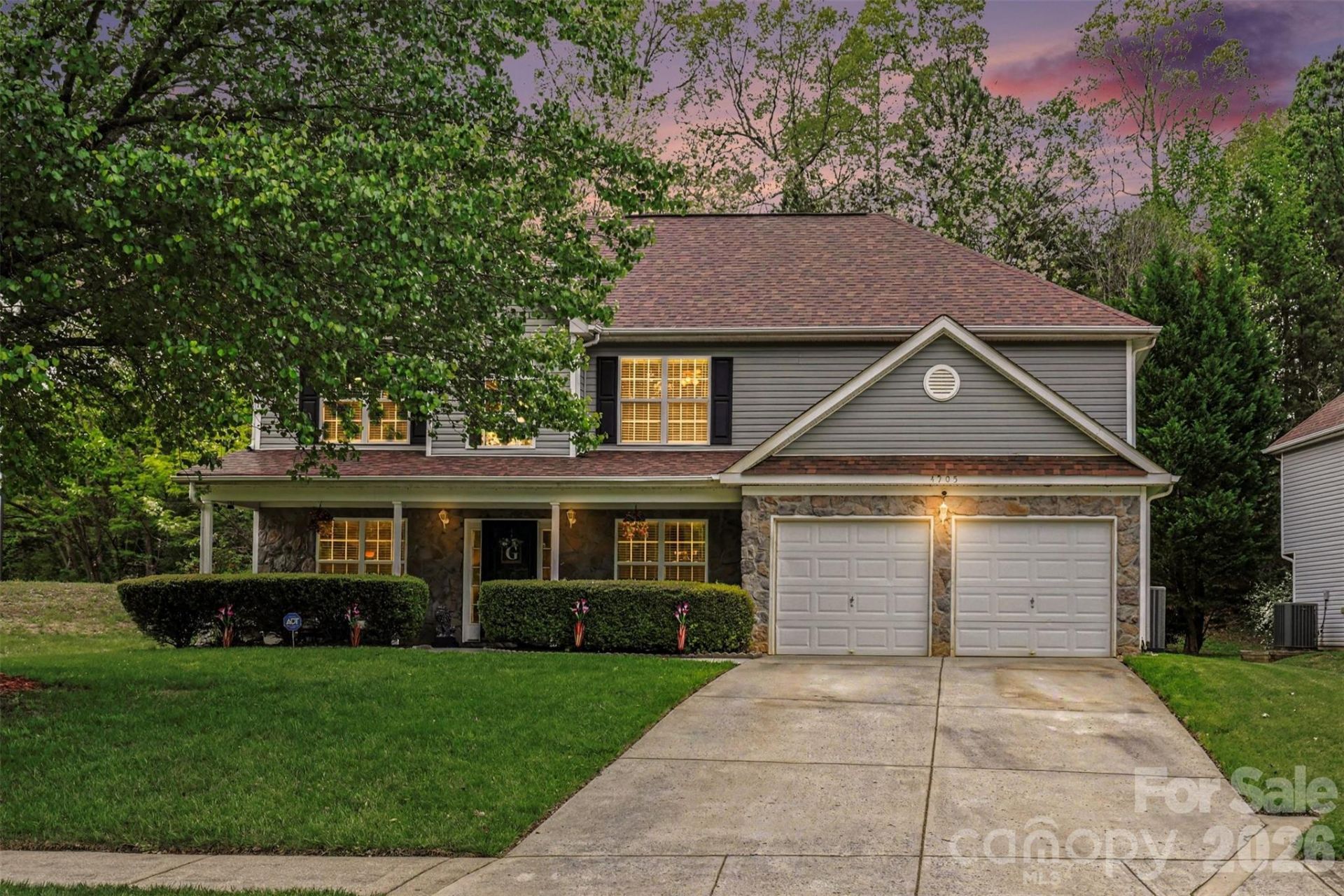 4905 Eagle Creek Drive, Charlotte, NC 28269 Main Photo