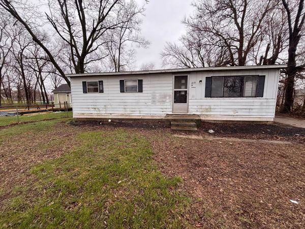 619 Pershing Avenue , Machesney Park, IL 61115