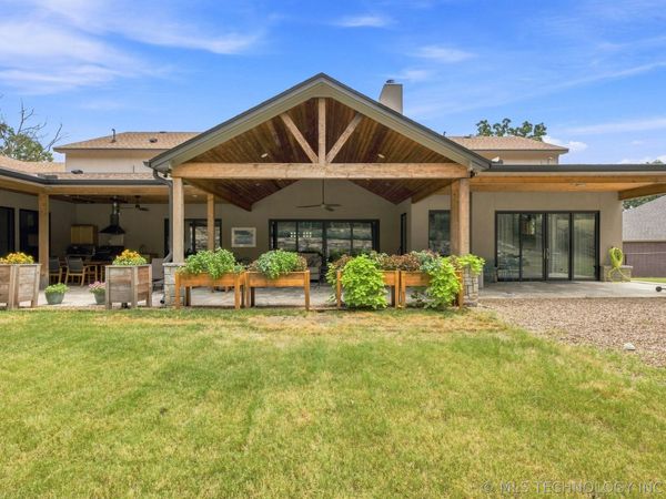 8890 S 39th West Avenue, Tulsa, OK 74132