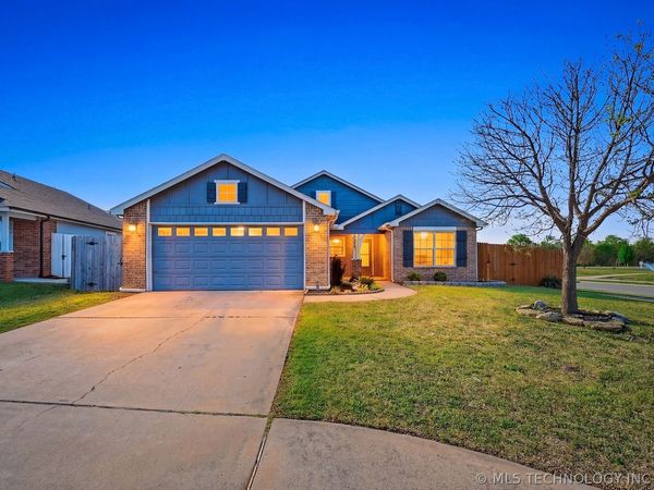 10701 N 152nd East Avenue , Owasso, OK 74055