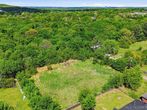 1325 S 9th Street , McAlester, OK 74501