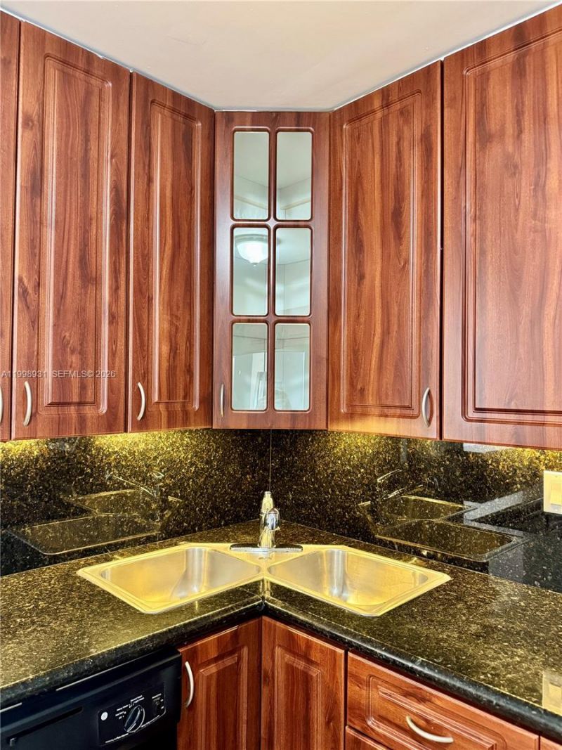 2780 NE 183rd St, Unit 2012, Aventura, FL 33160 Photo