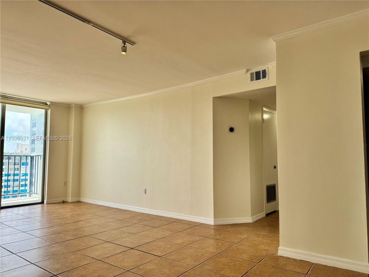 2780 NE 183rd St, Unit 2012, Aventura, FL 33160 Photo