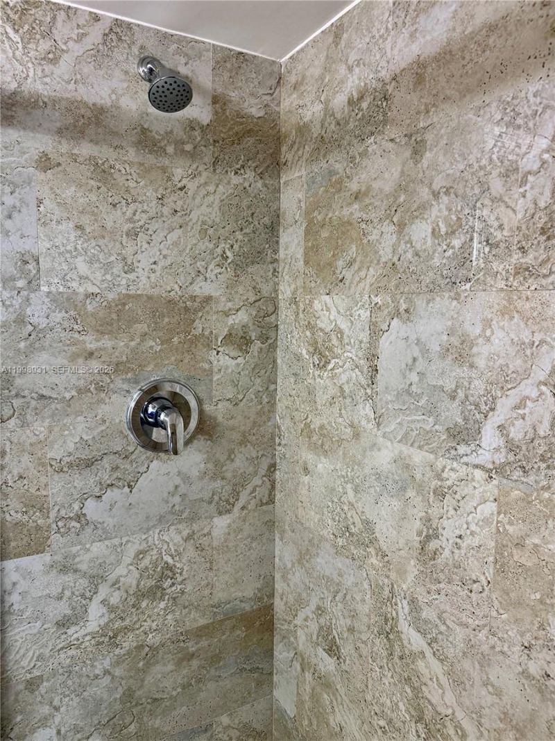 2780 NE 183rd St, Unit 2012, Aventura, FL 33160 Photo