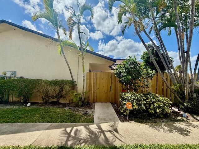 1803 Waterview Circle, Palm Springs, FL 33461 Photo