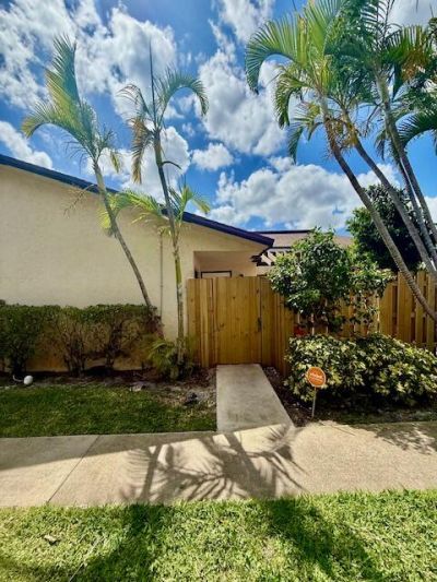 1803 Waterview Circle, Palm Springs, FL 33461 Photo