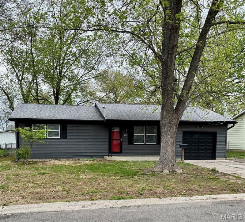 115 Dressel Drive, Jerseyville, IL 62052 Main Photo