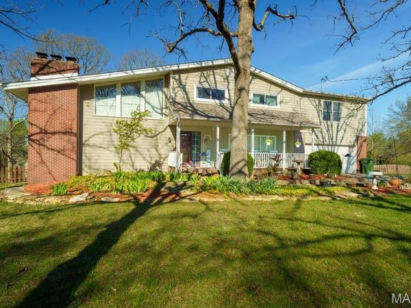 307 Lovers Lane , Rolla, MO 65401