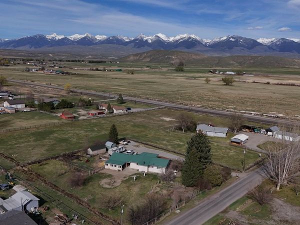 7 Apache Way, Salmon, ID 83647