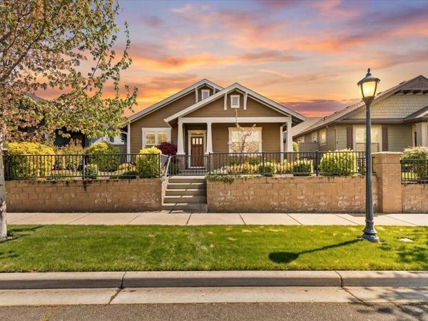 517 Windsong Way, Medford, OR 97504