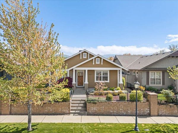 517 Windsong Way, Medford, OR 97504
