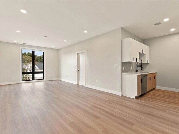 1700 Dorchester Ave, Unit 207, Boston, MA 02122