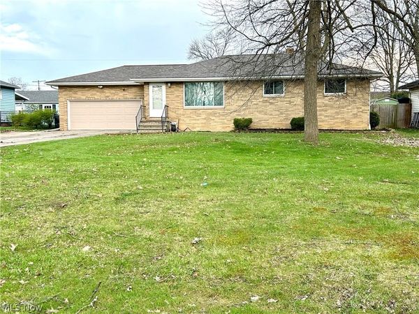 8945 Big Creek Parkway , Strongsville, OH 44149