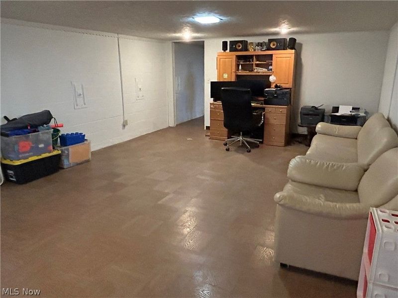 8945 Big Creek Parkway, Strongsville, OH 44149 Photo 17