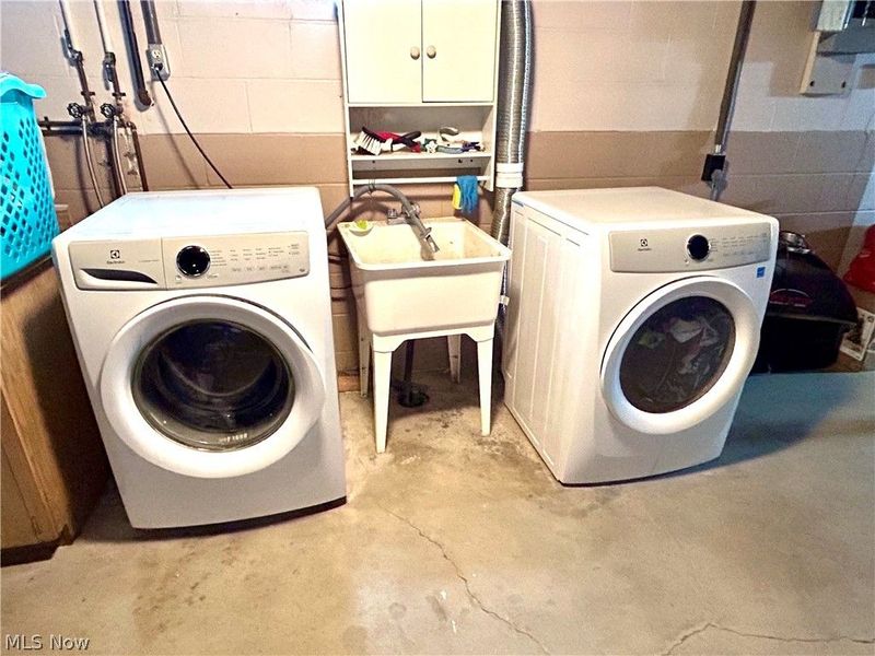 8945 Big Creek Parkway, Strongsville, OH 44149 Photo 19