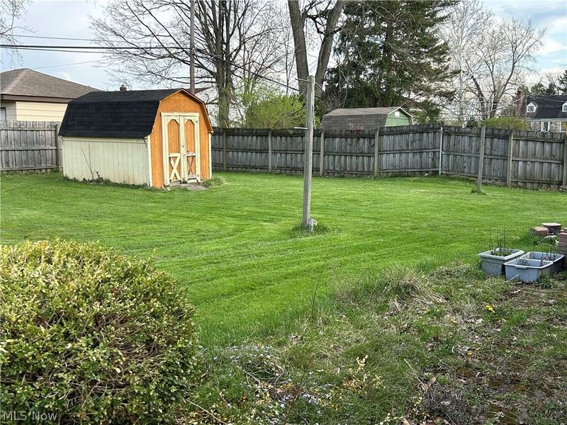 8945 Big Creek Parkway, Strongsville, OH 44149 Photo 22