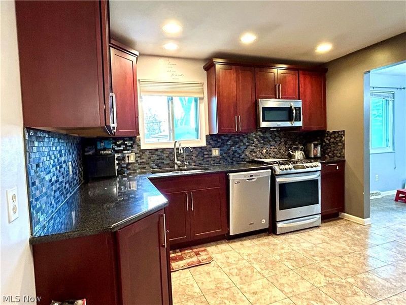 8945 Big Creek Parkway, Strongsville, OH 44149 Photo 3