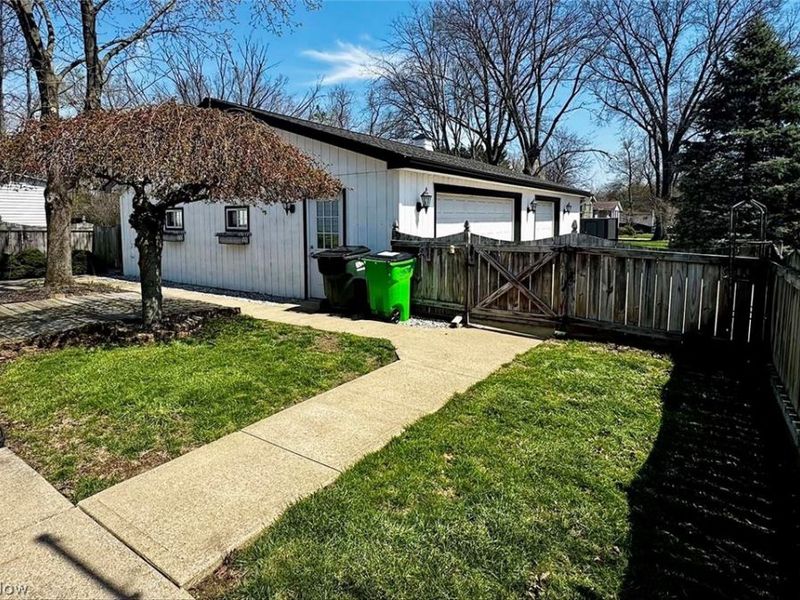 191 9th Street NE, Barberton, OH 44203 Photo 4