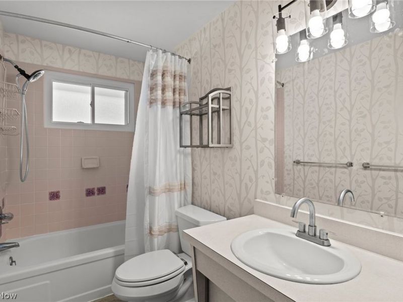 6516 Glenallen Avenue, Solon, OH 44139 Photo 32