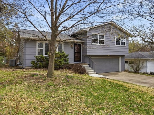 906 Talwrn, Iowa City, IA 52246