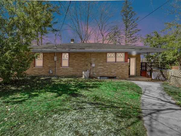 618 S Wisconsin Street , Hobart, IN 46342